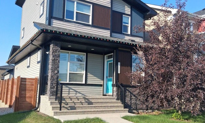 Southeast Edmonton Casa | Huge house with air-conditioning and bbq