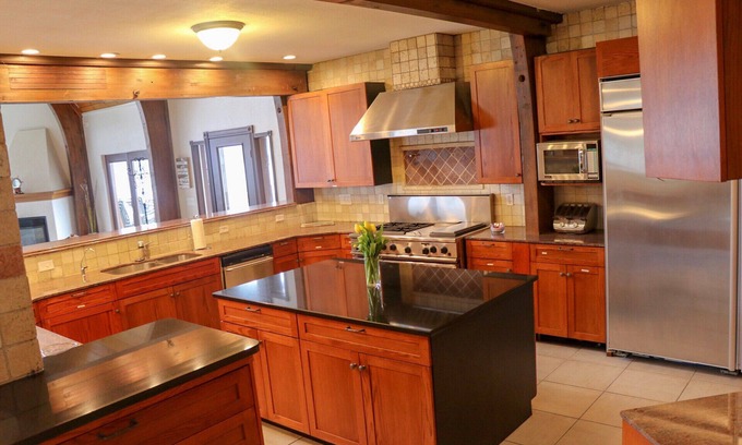 Auburn Casa | Enorme A-marco de Lakefront en Owasco, 4 habitaciones king, 5 baños, capacidad para 10-12