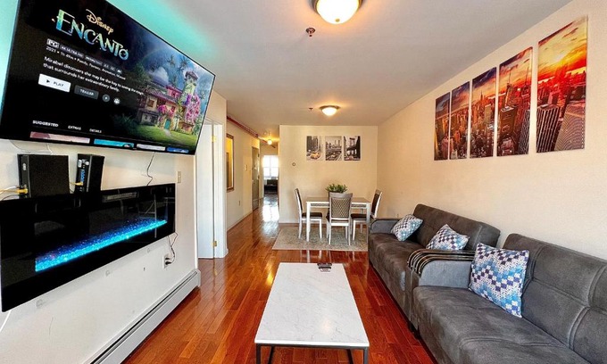 Queens Apartamento | HUGE & LUXURY 3 Bed-Apt Queens NYC. A Hidden Gem