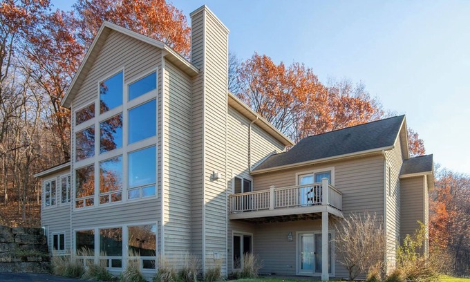 The Galena Territory Casa | Huge Luxury 4-Bedroom Home! Stunning views! Walk-in Shower, Hot Tub, Fire Pit.