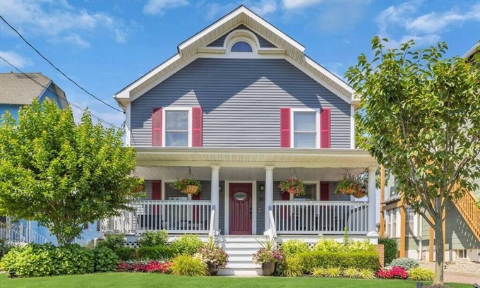 Asbury Park Casa | ¡Nuevo apartamento moderno con porche delantero, a 2 cuadras de la playa!