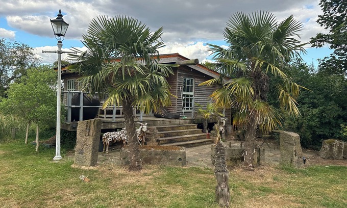 East Drayton Cabina | Huge open plan cabin in Weston, Newark hot tub WiFi wood stove pets parking