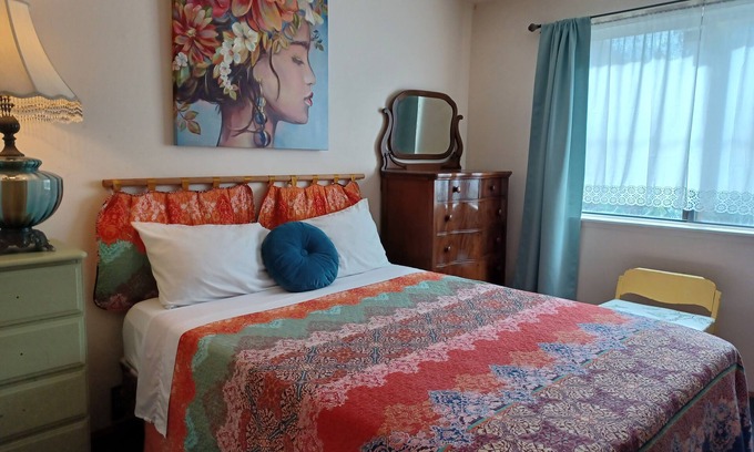 South End Casa | Huge private duplex. Artist's details. Easy! Fun!.