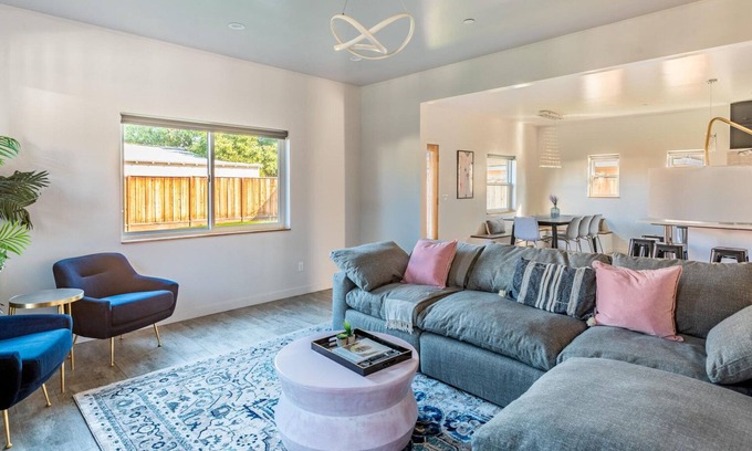 Northside Casa | Huge San Jose 5BR w/ Private Backyard & 2-Car Garage, by Blueground