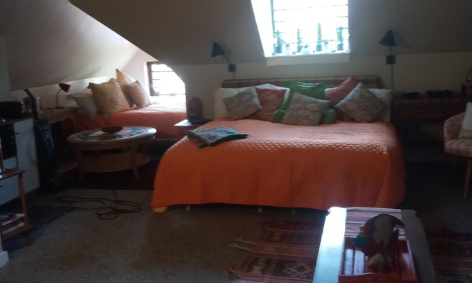 South Pensacola Apartamento | Huge Serene Downtown Loft Granny Unit Private Apt.--North Hill, Superb Location