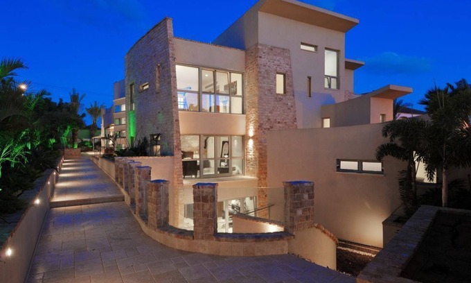 Herzliya Pituach Casa | Enorme villa en Hertzlya Pituach (15 min de TLV)