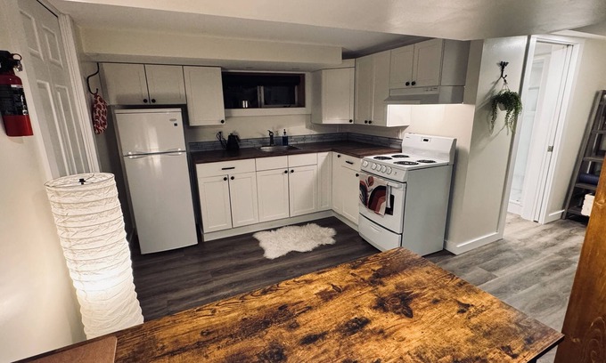 Castlegar Casa | Humble Heights Basement Suite