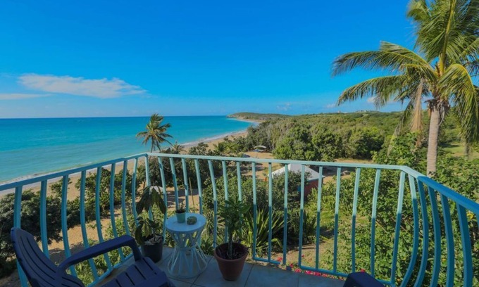 Estate Granard Casa | Hummingbird Beach Hideaway - all 6 apts & grounds