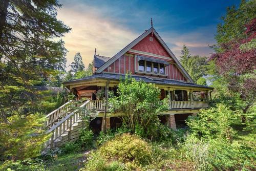 North Oyster Cama Y Desayuno | Hummingbird Gardens B&B
