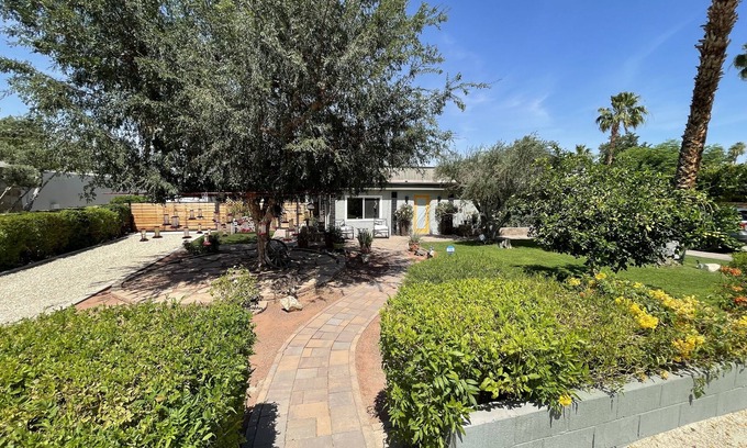 Magnesia Falls Cove Casa | Hummingbird Heaven