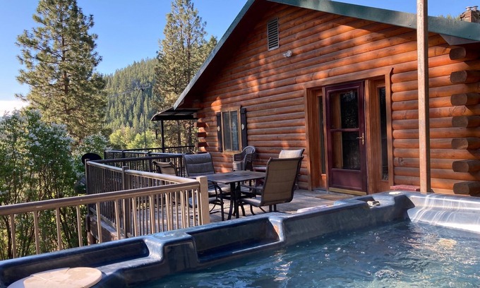 Naches Cabina | Hummingbird Hill Resort-Spacious Mountain Lodge, Jacuzzi, Teatro 3D, Arte, Energía Solar