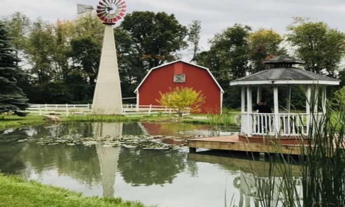 Battle Creek Cabaña | Hummingbird Rest : Christian Retreat in Tiny House