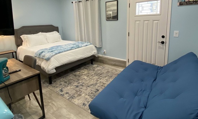 Wrightwood Casa | Hummingbird Suite