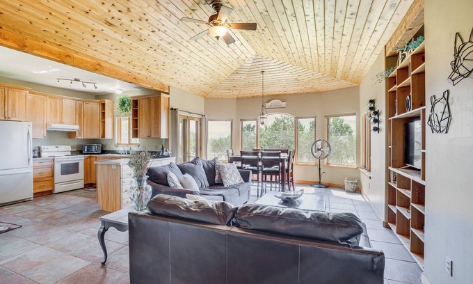 Hotchkiss Casa | Fenced-In Yard & Grill: Hotchkiss Getaway!