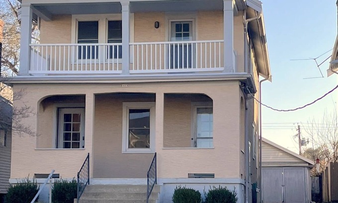 Norwood Casa | Hunter #1, Private One Bed near Xavier & Downtown