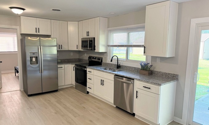 Franklin Casa | Hunter Hideaway: charming 3 bed/ 2 bath