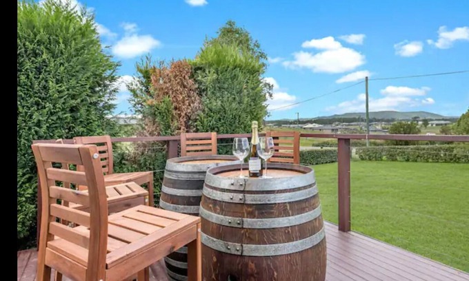 Millfield Casa | Hunter Retreat with Cinema / Games / Fireplace