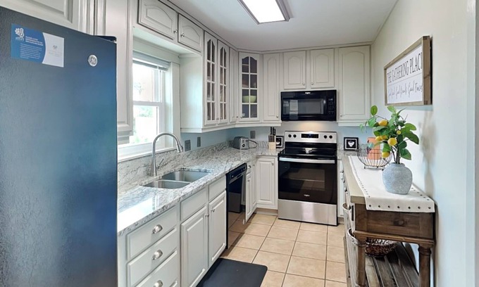 Crescent Beach Cabaña | Hunter's Haven