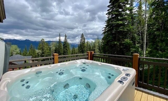 Golden Condominio | Hunter's Hideaway: 1 bedroom top level, cozy mountain condo