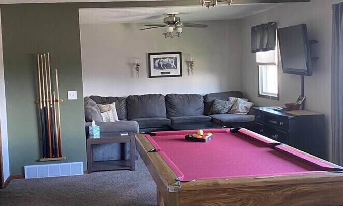 Canistota Casa | Hunters Getaway