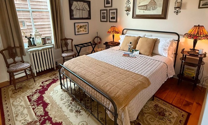 Gettysburg Cama Y Desayuno | Hunterstown Suite in charming Olinger House B&B in historic, downtown Gettysburg
