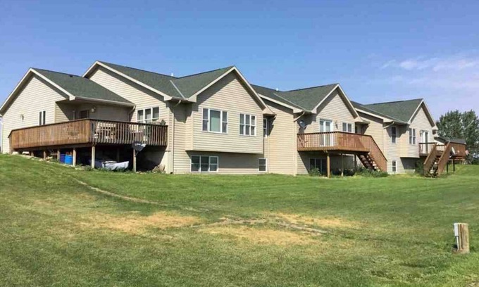Pierre Casa | Hunting, Fishing and River-fun Getaway!