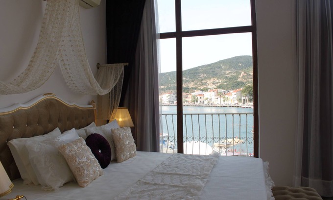 Foca Cama Y Desayuno | Huri & Nuri Hotel