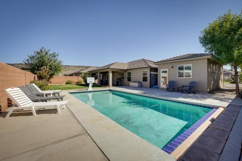 Hurricane Casa | Hurricane Getaway with Private Pool, Mtn Views!