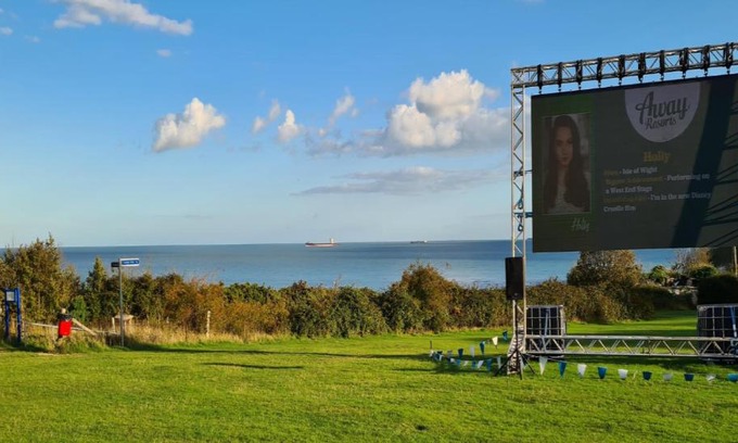 Bembridge Complejo | "Hurst View" at Whitecliff Bay Isle of Wight - Yarborough View 1