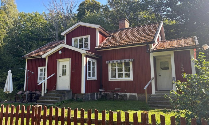 Ruda Casa | Hus Bokhultet - Red Swedish house in a secluded location in the forest of Småland, southern Sweden