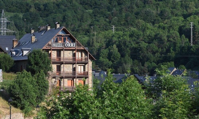 Tredos Hotel | Husa Orri