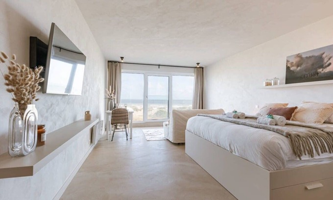 Oostduinkerke-Bad Apartamento | Huswell - Modern studio with magnificent seaview