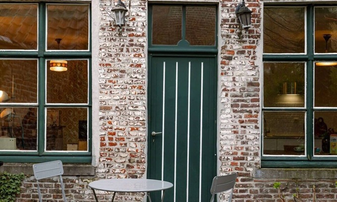 Heilig Kerst Apartamento | Huswell - Retro apartment with cozy city garden