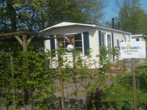 Baarland Chalet De Esquí | Hut in Baarland with swimming pool