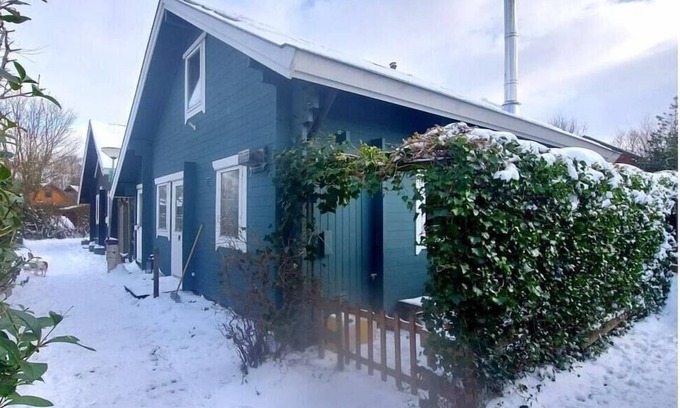Schoorldam Chalet De Esquí | Hut in Warmenhuizen with swimming pool