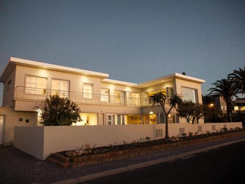 Melkbosstrand Villa | Huus Dejuna