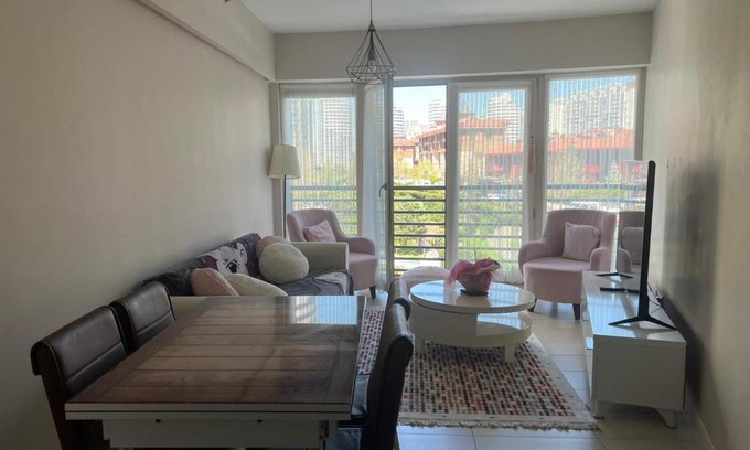 Kucukcekmece Apartamento | Huzur Dolu Pembe Dairemiz