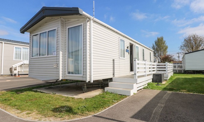 Bognor Regis Cabaña | HW42, pet friendly, with pool in Bognor Regis
