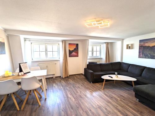 Sebnitz Apartamento | HW4B - Urlaubsmagie - Zentral mit Gemeinschaftsgarten, -Pool, -Sauna & Whirlpool