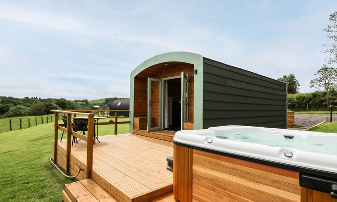 Llandrindod Wells Cabaña | HWYL, romantic, character holiday cottage in Llandrindod Wells