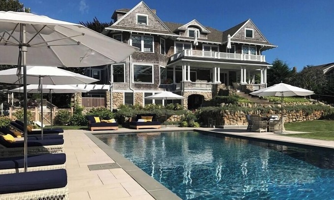 Hyannis Port Casa | Hyannis Port Grand Dame! Luxury rental with pool and hot tub. RPMS021