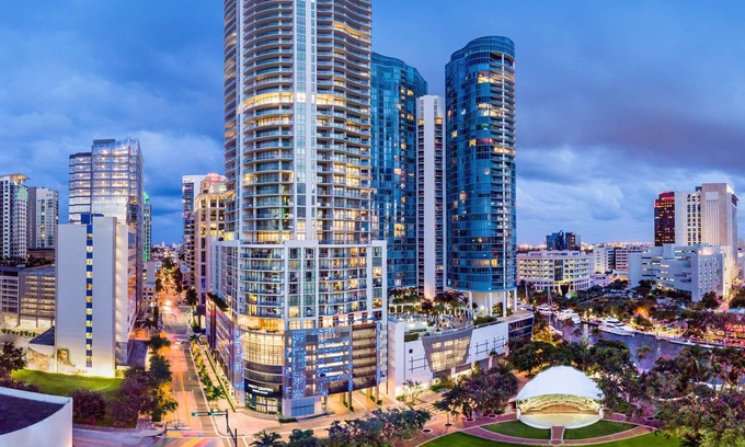 Riverwalk Fort Lauderdale Hotel | Hyatt Centric Las Olas Fort Lauderdale