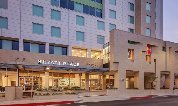 Downtown Hotel | Hyatt Place Glendale / Los Angeles