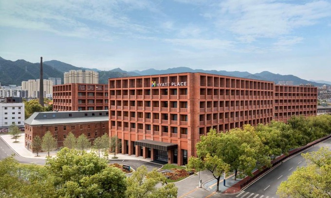 Changjiang County Hotel | Hyatt Place Jingdezhen Taoxichuan