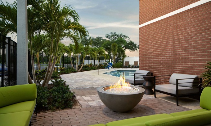 Interchange Square Hotel | Hyatt Place Melbourne / Palm Bay / I-95
