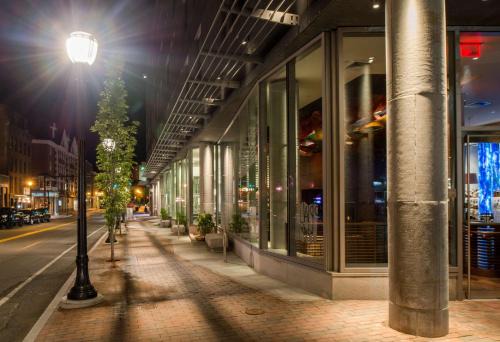 Downtown Portland Hotel | Hyatt Place Portland Downtown - Old Port Square