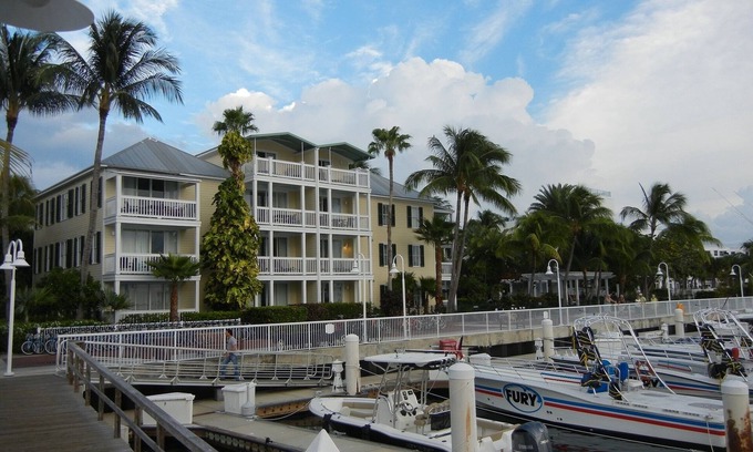 Truman Annex Apartamento | Hyatt Sunset Harbor - ground-floor Studio steps from Duval & Mallory Square