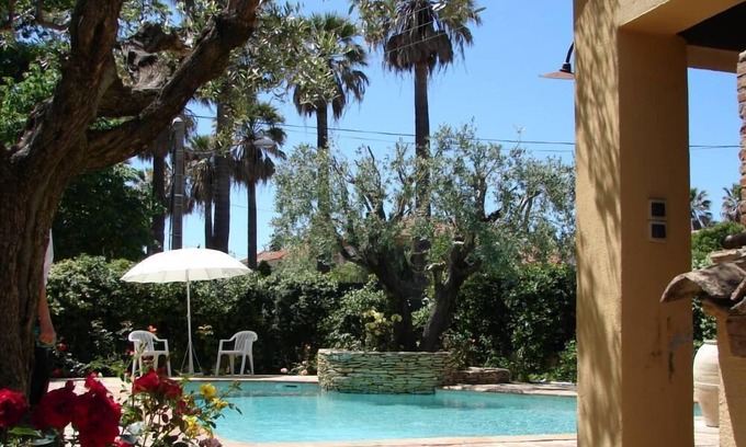 Hyeres City Centre Casa | HYERES Encantadora casa con piscina privada en el centro de la ciudad ya 4 km del mar.