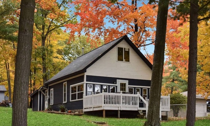 Mayfield Cabina | Hygge Cabins on Spider Lake