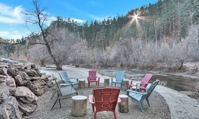 Rapid City Casa | Hygge House on the Creek, Relaxation at the Creekside House!